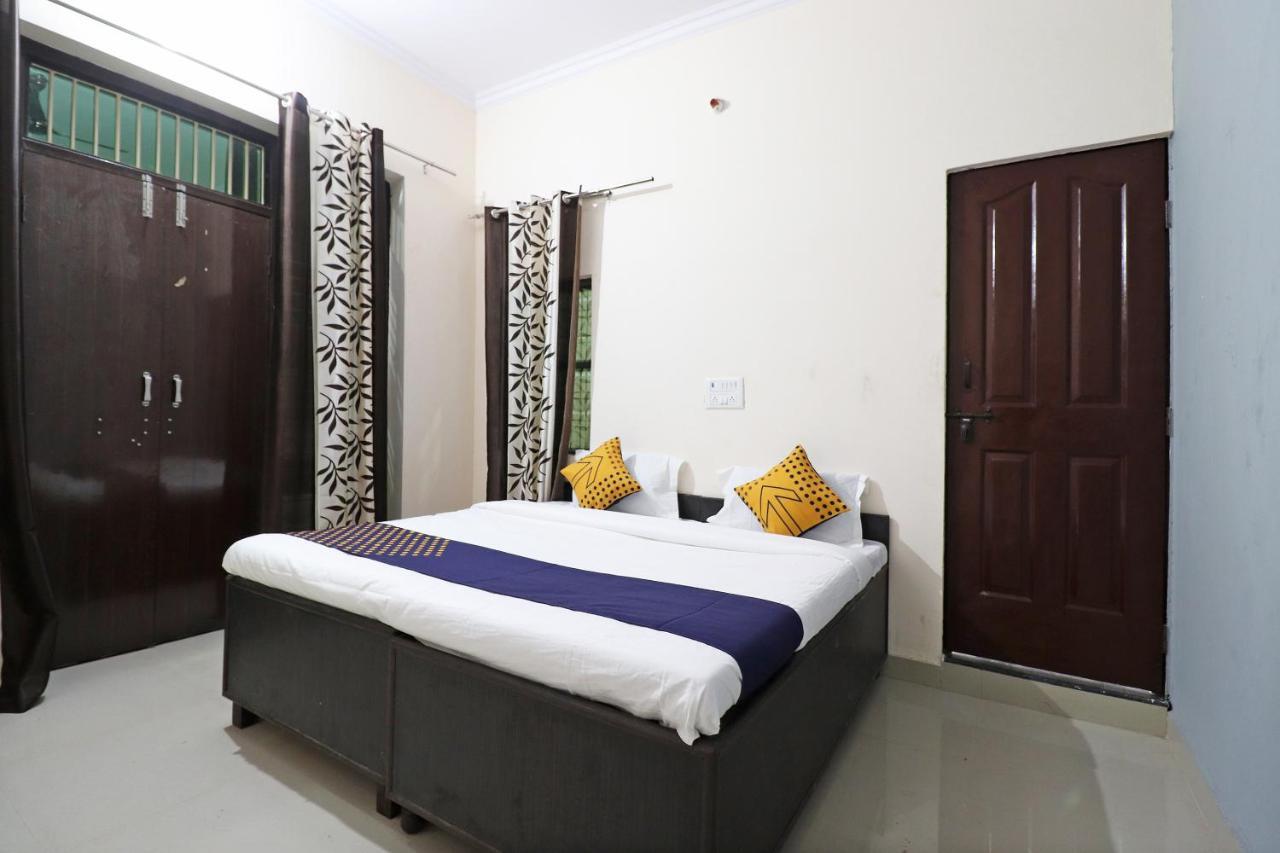 Spot On 61716 Rao Hotel Garhi Harsaru Exterior foto